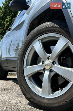 Позашляховик / Кросовер Jeep Cherokee 2013 в 