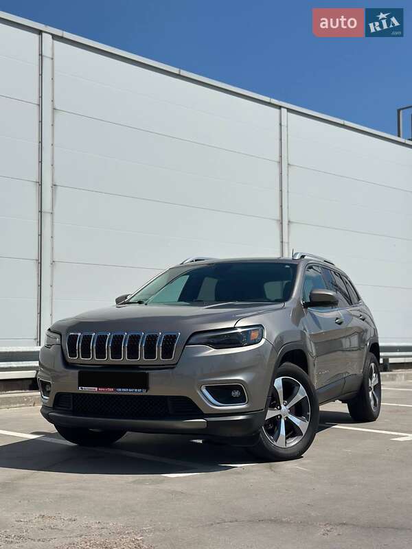 Внедорожник / Кроссовер Jeep Cherokee 2019 в Киеве