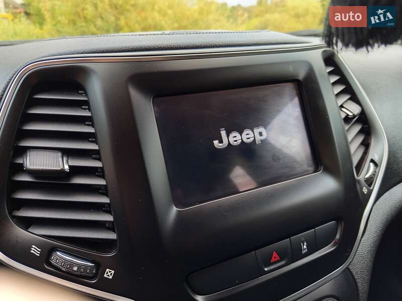 Внедорожник / Кроссовер Jeep Cherokee 2020 в Житомире