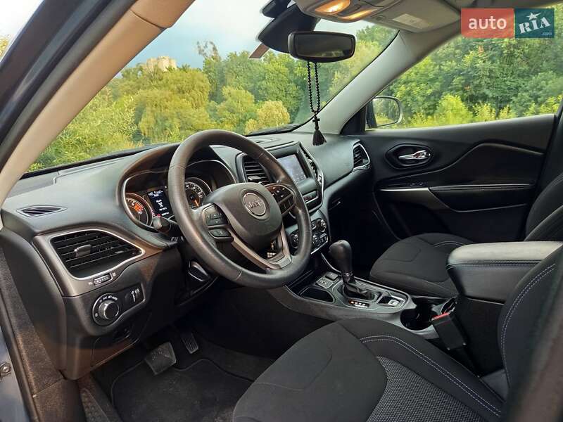 Внедорожник / Кроссовер Jeep Cherokee 2020 в Житомире