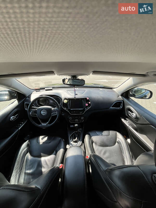 Внедорожник / Кроссовер Jeep Cherokee 2018 в Киеве