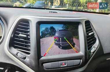 Внедорожник / Кроссовер Jeep Cherokee 2015 в 