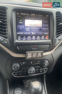 Внедорожник / Кроссовер Jeep Cherokee 2016 в 