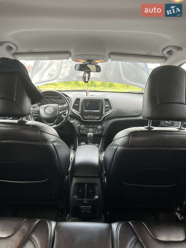 Внедорожник / Кроссовер Jeep Cherokee 2019 в Ровно