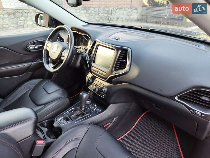 Позашляховик / Кросовер Jeep Cherokee 2019 в Кременчуці