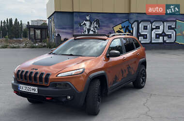 Внедорожник / Кроссовер Jeep Cherokee 2014 в 