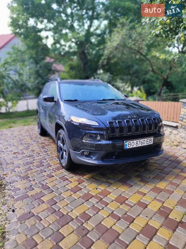 Внедорожник / Кроссовер Jeep Cherokee 2017 в Козове