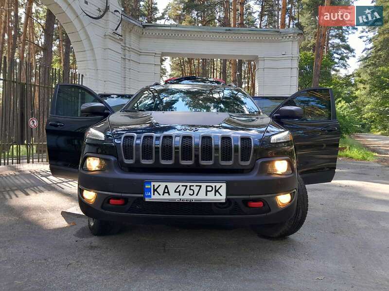 Позашляховик / Кросовер Jeep Cherokee 2016 в Києві