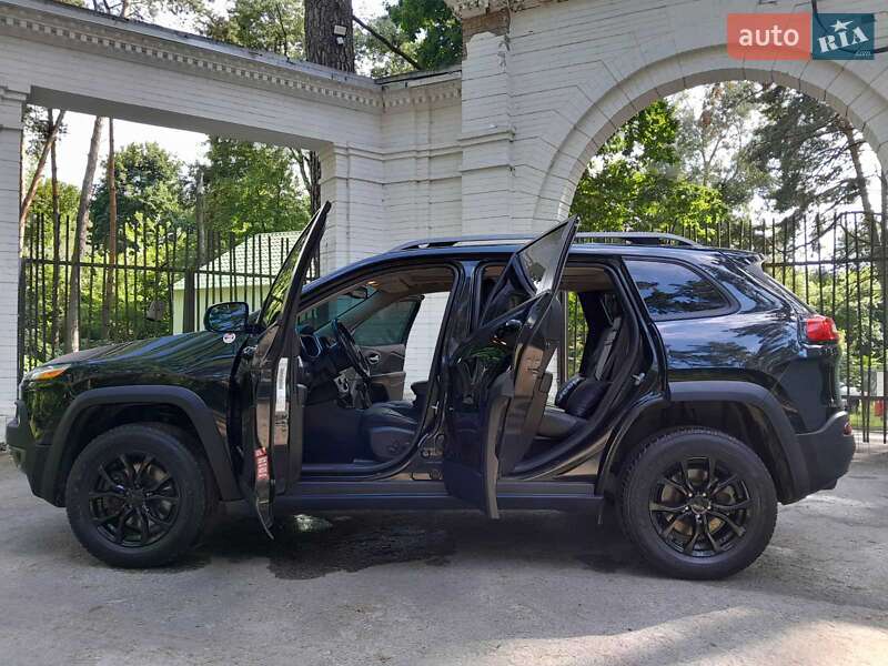 Позашляховик / Кросовер Jeep Cherokee 2016 в Києві