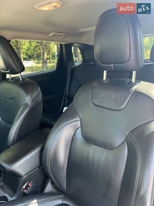 Позашляховик / Кросовер Jeep Cherokee 2015 в Дніпрі