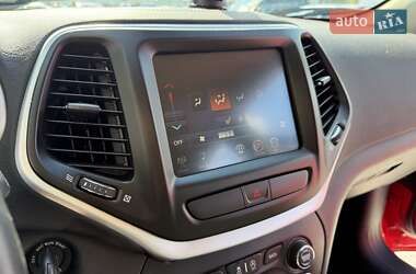 Внедорожник / Кроссовер Jeep Cherokee 2017 в 