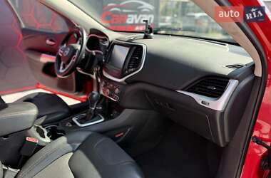 Внедорожник / Кроссовер Jeep Cherokee 2017 в 