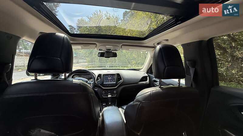 Позашляховик / Кросовер Jeep Cherokee 2016 в Києві