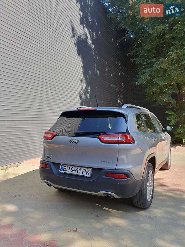 Позашляховик / Кросовер Jeep Cherokee 2014 в Черкасах
