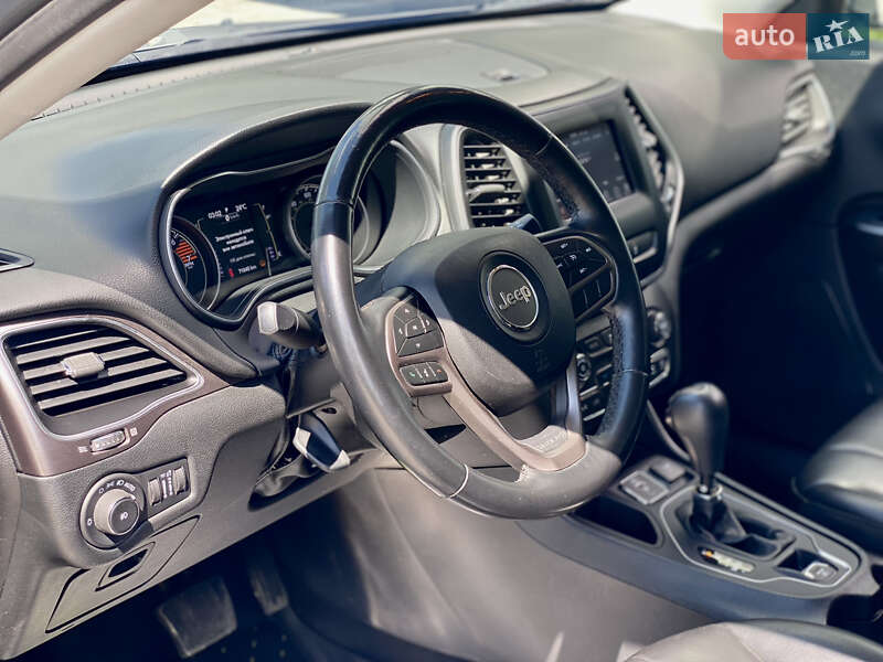 Позашляховик / Кросовер Jeep Cherokee 2020 в Києві