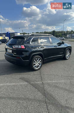 Внедорожник / Кроссовер Jeep Cherokee 2018 в 