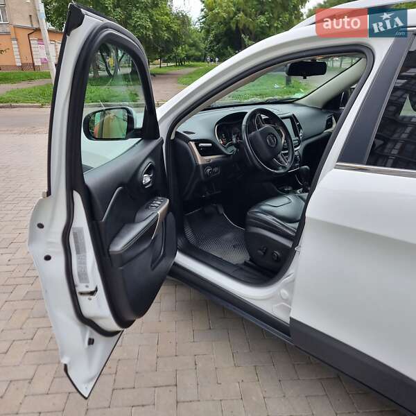 Позашляховик / Кросовер Jeep Cherokee 2016 в Калуші