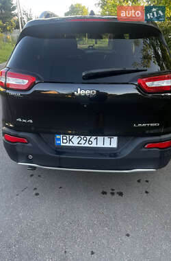 Внедорожник / Кроссовер Jeep Cherokee 2015 в 