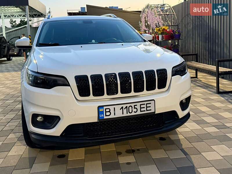 Внедорожник / Кроссовер Jeep Cherokee 2019 в 