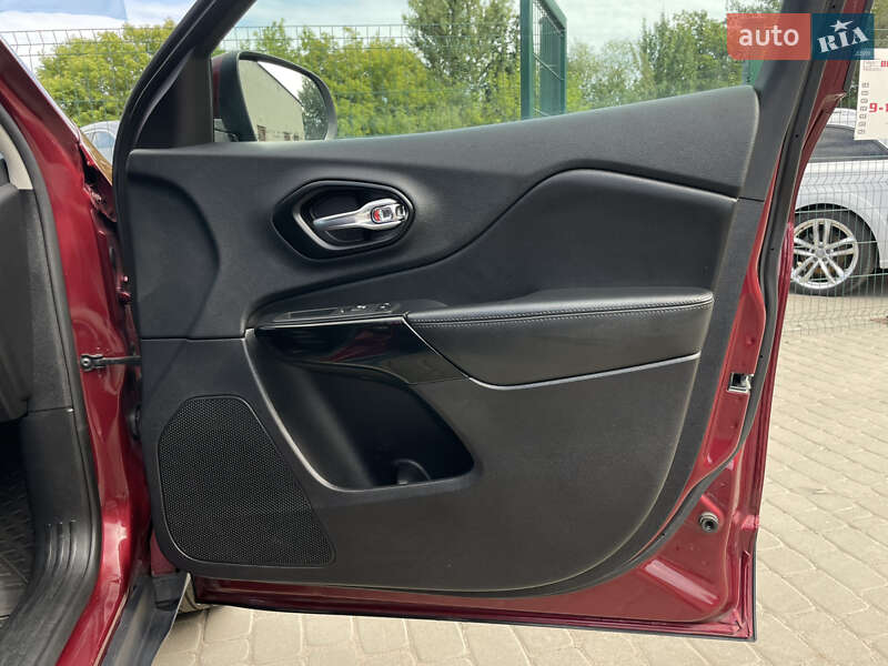 Внедорожник / Кроссовер Jeep Cherokee 2020 в Бердичеве