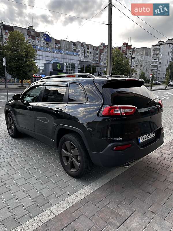 Внедорожник / Кроссовер Jeep Cherokee 2016 в Ивано-Франковске