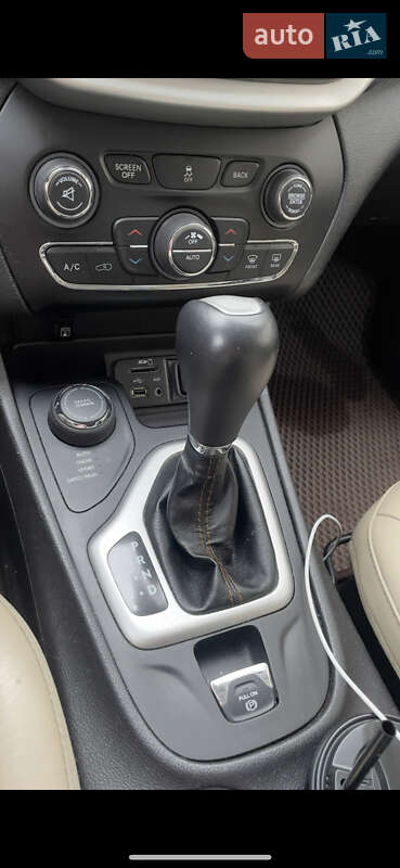 Позашляховик / Кросовер Jeep Cherokee 2016 в Харкові