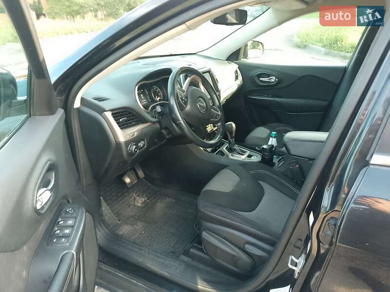 Внедорожник / Кроссовер Jeep Cherokee 2014 в Полтаве
