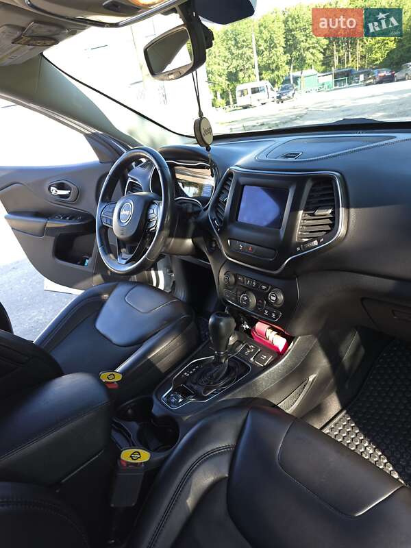 Позашляховик / Кросовер Jeep Cherokee 2018 в Городку