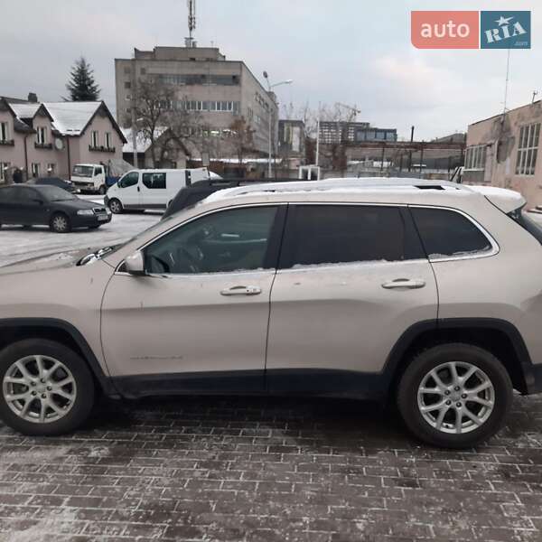 Внедорожник / Кроссовер Jeep Cherokee 2015 в Львове