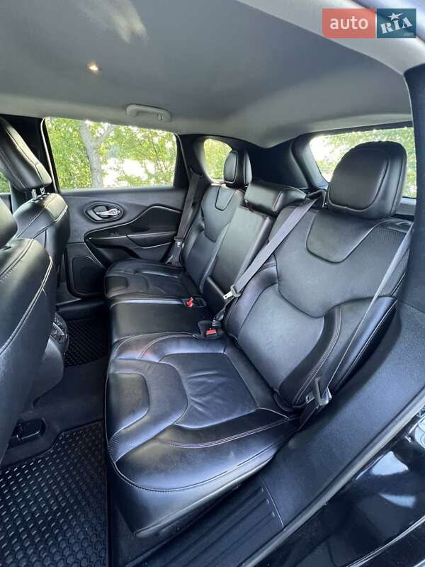 Внедорожник / Кроссовер Jeep Cherokee 2022 в Киеве