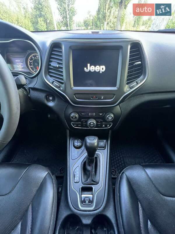 Внедорожник / Кроссовер Jeep Cherokee 2022 в Киеве