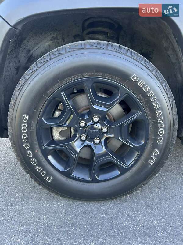 Внедорожник / Кроссовер Jeep Cherokee 2022 в Киеве