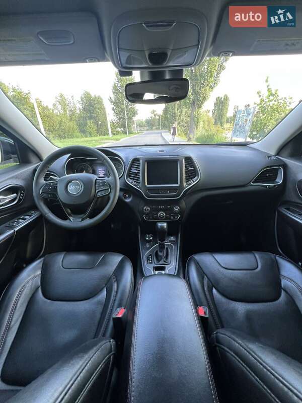 Внедорожник / Кроссовер Jeep Cherokee 2022 в Киеве