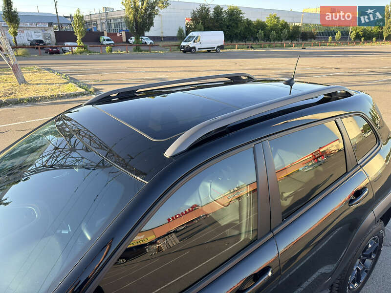 Позашляховик / Кросовер Jeep Cherokee 2019 в Києві