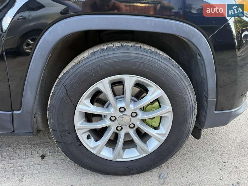 Внедорожник / Кроссовер Jeep Cherokee 2018 в Гайвороне