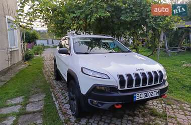 Позашляховик / Кросовер Jeep Cherokee 2016 в Косові