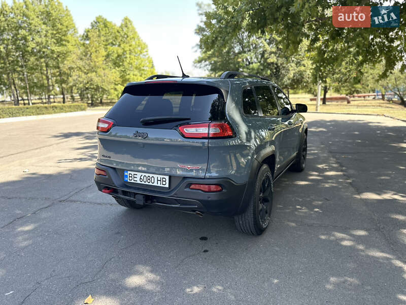 Внедорожник / Кроссовер Jeep Cherokee 2015 в Южноукраинске