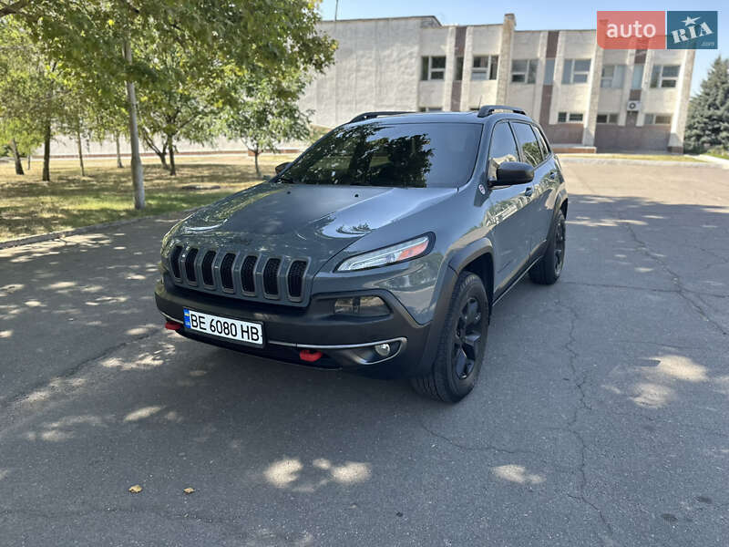Внедорожник / Кроссовер Jeep Cherokee 2015 в Южноукраинске