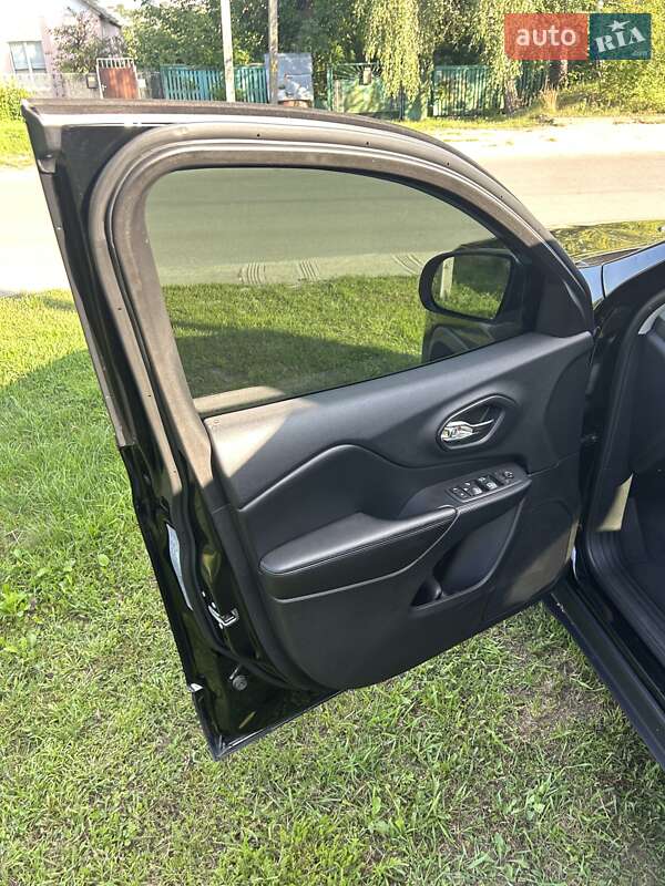 Внедорожник / Кроссовер Jeep Cherokee 2020 в Киеве фото 17 Внедорожник / Кроссовер Jeep Cherokee 2020 в Киеве