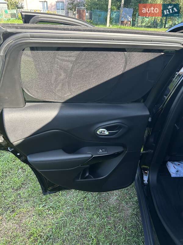 Внедорожник / Кроссовер Jeep Cherokee 2020 в Киеве фото 24 Внедорожник / Кроссовер Jeep Cherokee 2020 в Киеве