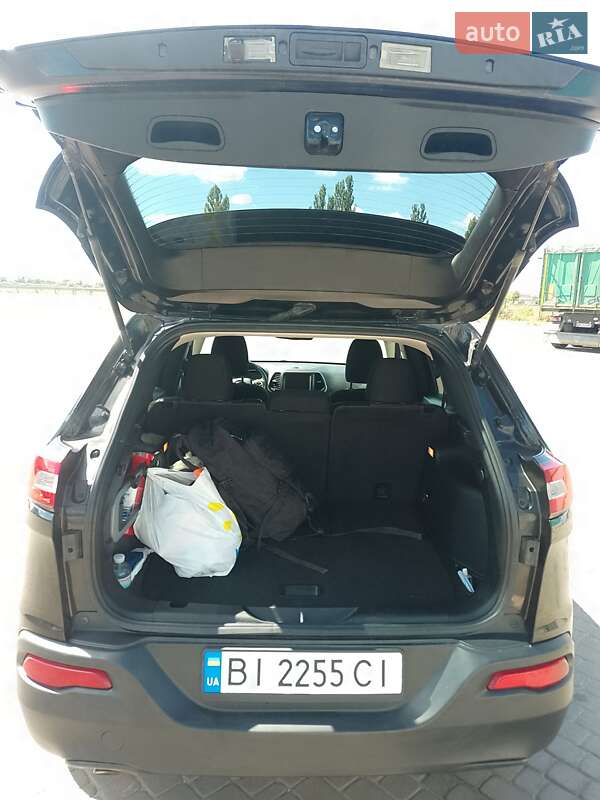 Внедорожник / Кроссовер Jeep Cherokee 2014 в Полтаве