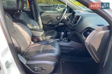 Внедорожник / Кроссовер Jeep Cherokee 2020 в 