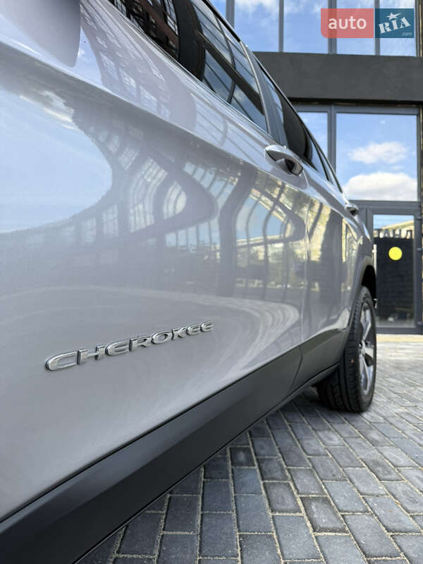 Позашляховик / Кросовер Jeep Cherokee 2019 в Полтаві фото 16 Позашляховик / Кросовер Jeep Cherokee 2019 в Полтаві
