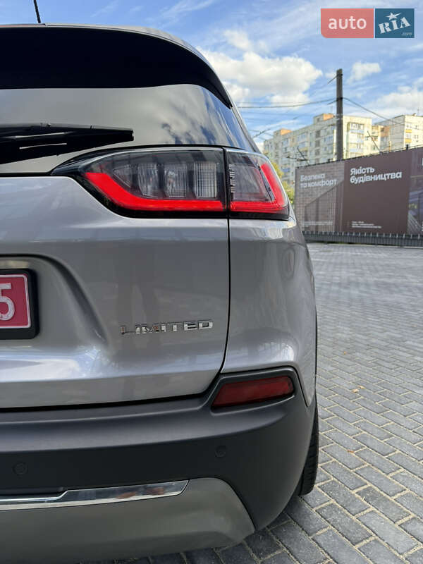 Позашляховик / Кросовер Jeep Cherokee 2019 в Полтаві фото 18 Позашляховик / Кросовер Jeep Cherokee 2019 в Полтаві