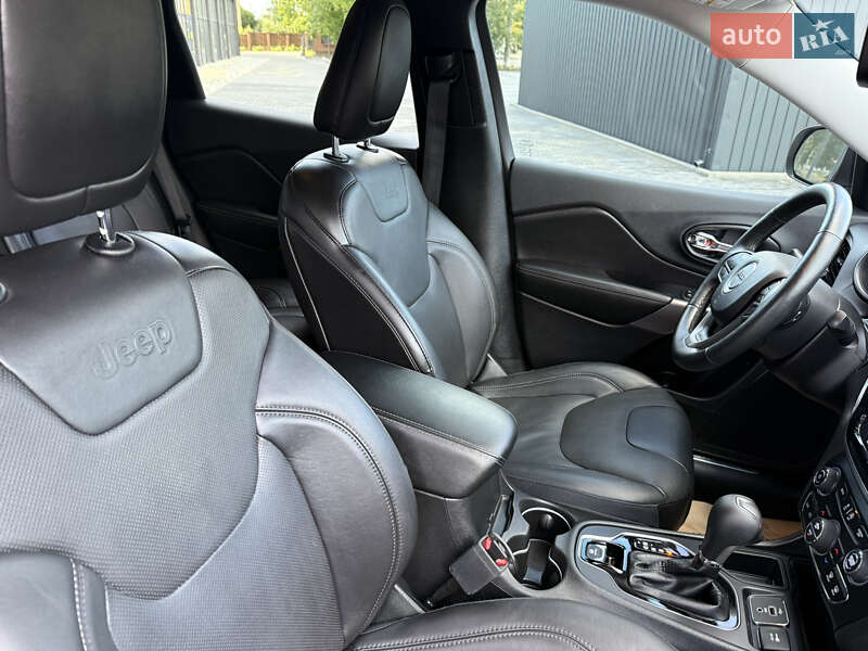 Позашляховик / Кросовер Jeep Cherokee 2019 в Полтаві фото 24 Позашляховик / Кросовер Jeep Cherokee 2019 в Полтаві