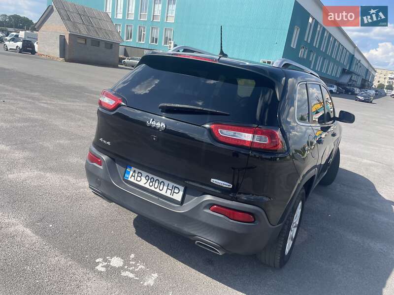 Позашляховик / Кросовер Jeep Cherokee 2015 в Тульчині