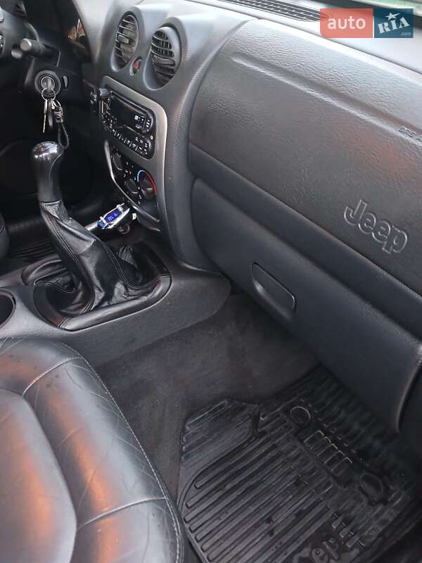 Позашляховик / Кросовер Jeep Cherokee 2002 в Котельві