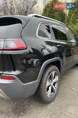 Внедорожник / Кроссовер Jeep Cherokee 2019 в 