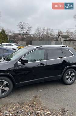 Внедорожник / Кроссовер Jeep Cherokee 2019 в 