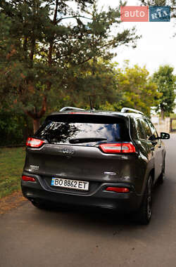 Внедорожник / Кроссовер Jeep Cherokee 2015 в 
